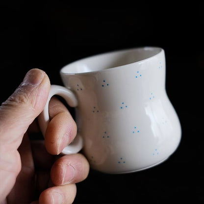 硬質陶器のカップ